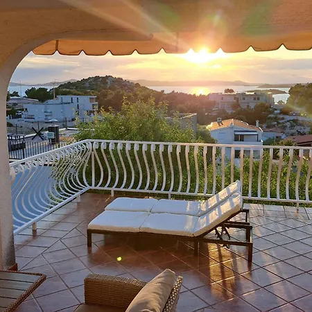 Stipe Apartment *